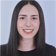 Profesora titulada en Bachillerato, actualmente en la universidad, con más de 5 años de experiencia, imparto clases de forma presencial y online
